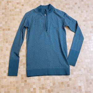 Lulu lemon size 6 long sleeve top